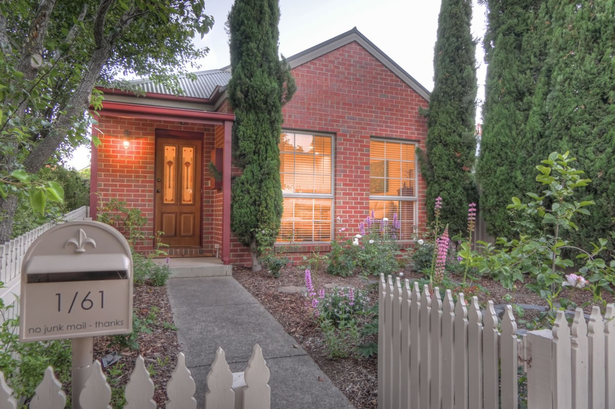 1/61 Simpson Street Ballan VIC 3342 Townhouse for Sale