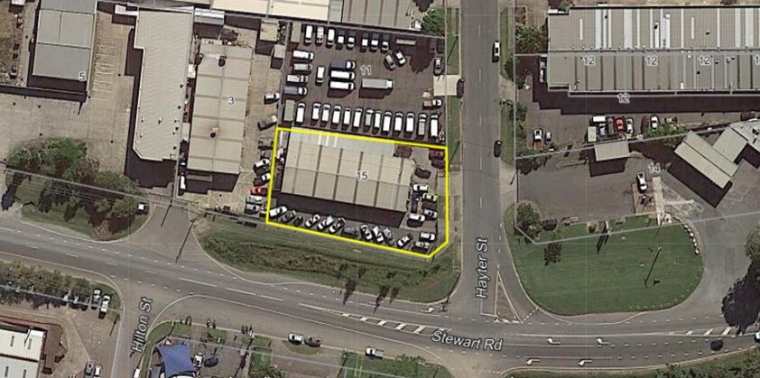 COMMERCIAL PROPERTY / DEVELOPMENT OPPORTUNITY / CAN INCLUDE COMMODORE WRECKER OFFERS OVER 3m
