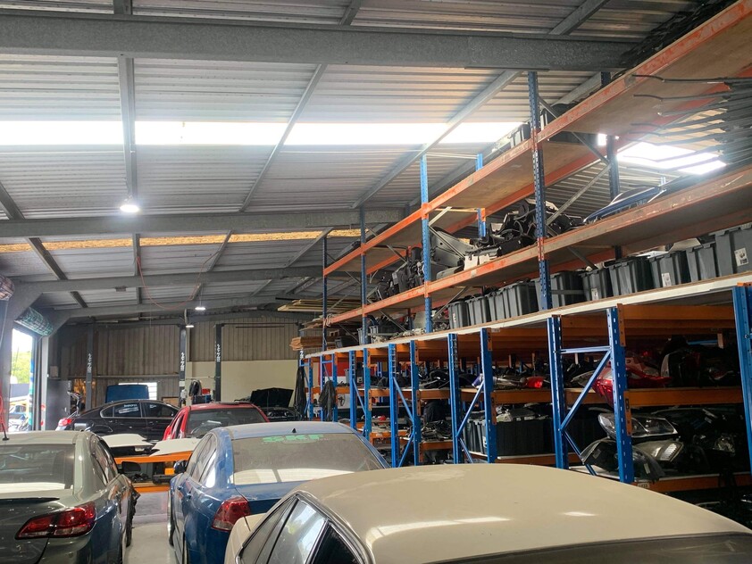 FREEHOLD -SALE OR LEASE CAN INCLUDE COMMODORE WRECKER