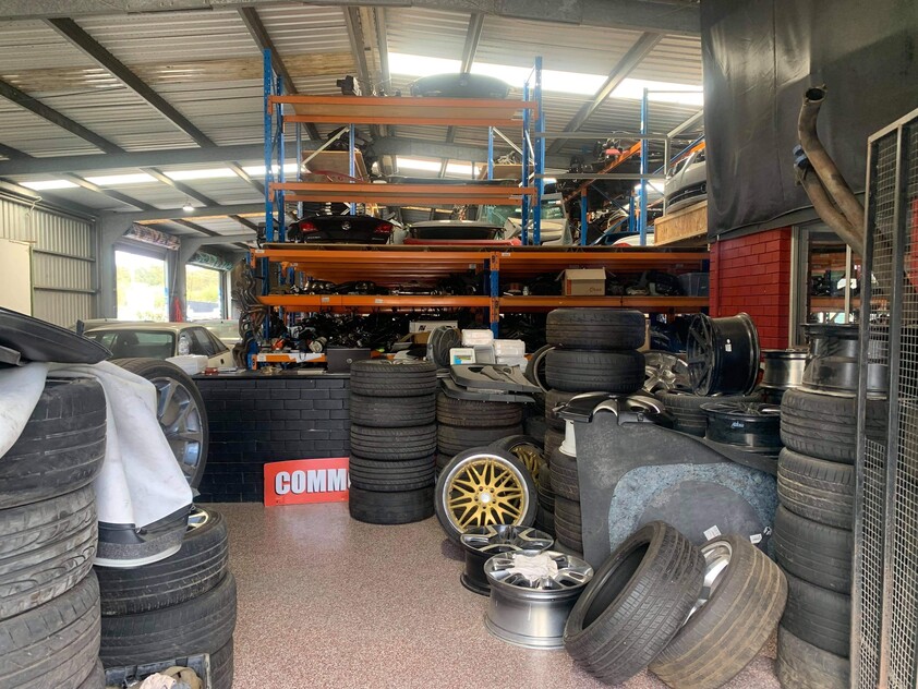 FREEHOLD -SALE OR LEASE CAN INCLUDE COMMODORE WRECKER