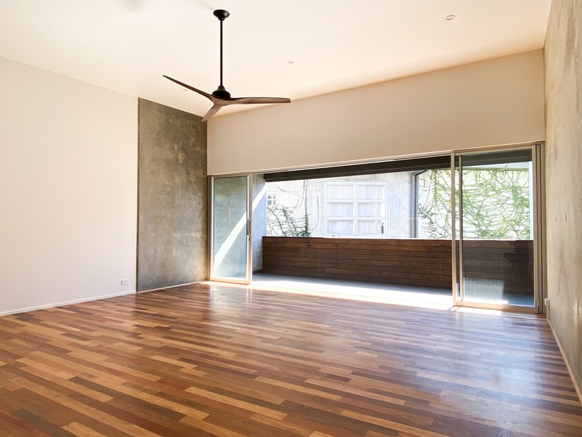 Office Space, Studio