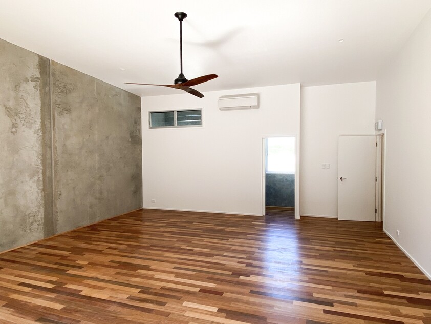 Office Space, Studio