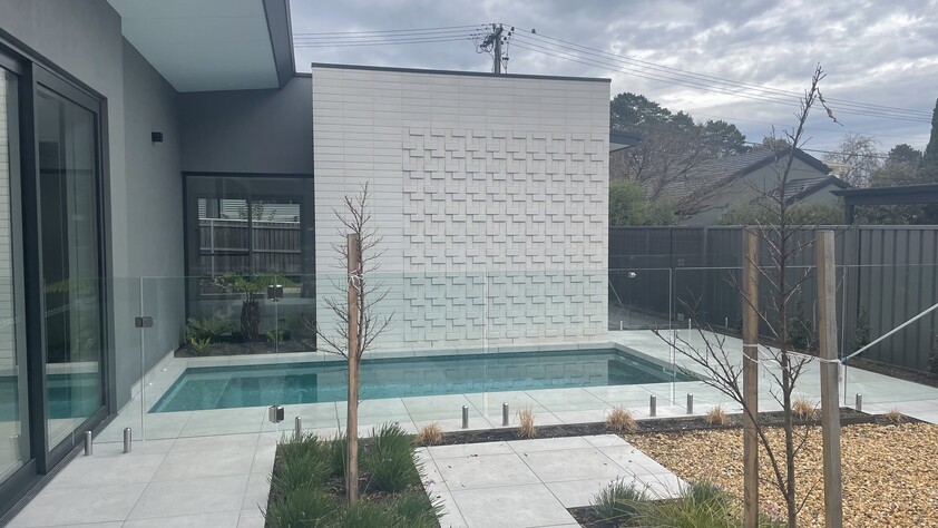 Luxury Home & Outdoor Living. Private. Quiet. Close to Lake