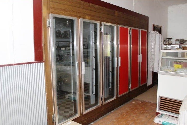 TAKE AWAY AND OUTDOOR/INDOOR SEATED CAFEE-PIZZA-FISH AND CHIPS-BURGERS ETC-12 MONTHS RENT FREE