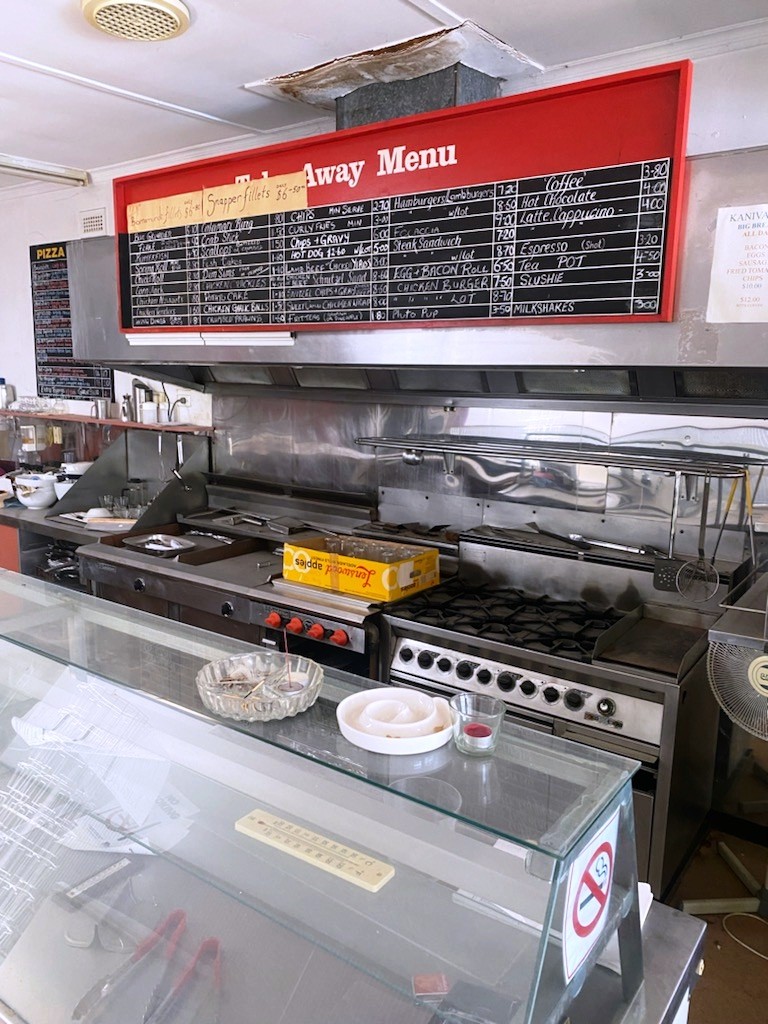 TAKE AWAY AND OUTDOOR/INDOOR SEATED CAFEE-PIZZA-FISH AND CHIPS-BURGERS ETC-12 MONTHS RENT FREE