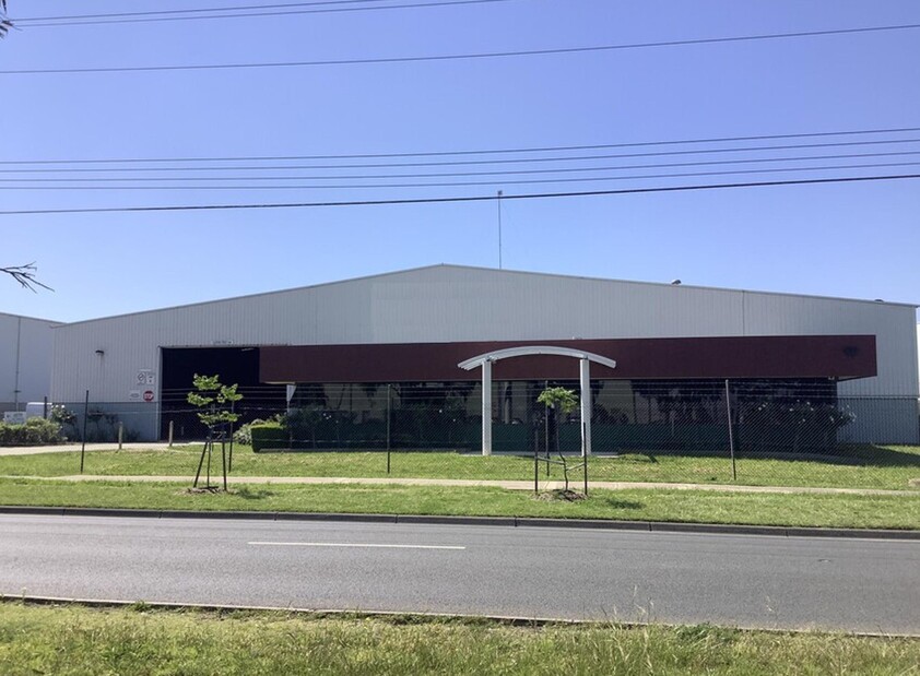 INNER WESTERN MELBOURNE - PROPERTY OF SIGNIFICANT PROPORTIONS WITH HUGE EXPOSURE - INDUSTRIAL 3 ZONING