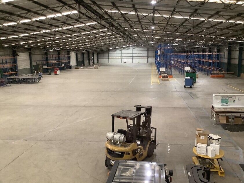 INNER WESTERN MELBOURNE - PROPERTY OF SIGNIFICANT PROPORTIONS WITH HUGE EXPOSURE - INDUSTRIAL 3 ZONING