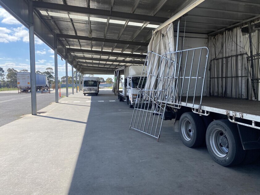 INNER WESTERN MELBOURNE - PROPERTY OF SIGNIFICANT PROPORTIONS WITH HUGE EXPOSURE - INDUSTRIAL 3 ZONING