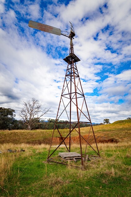 Hume Weir Views With An Easterly Aspect... Your chance to call Ebden home!!!
