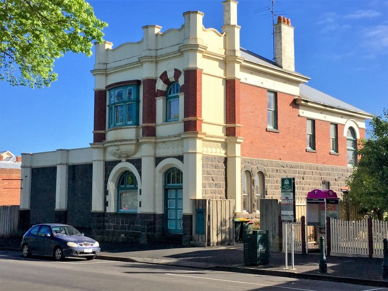 Regional Office Suite with 4 bedroom Residence