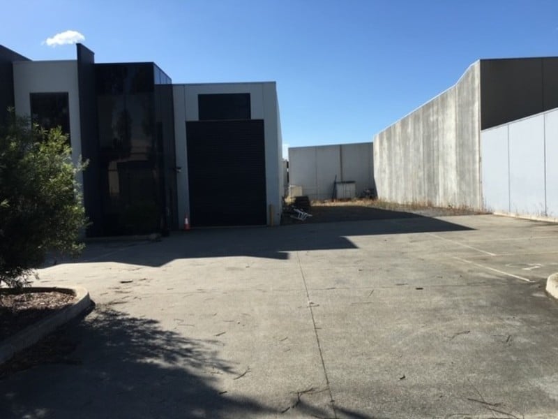 300 SQM*FACTORY PLUS 500SQM* LAND