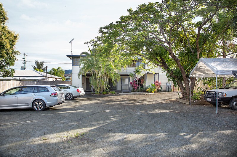 94 Broad Street Sarina QLD 4737 Unit for Rent