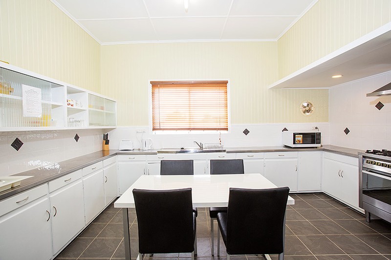 94 Broad Street Sarina QLD 4737 Unit for Rent