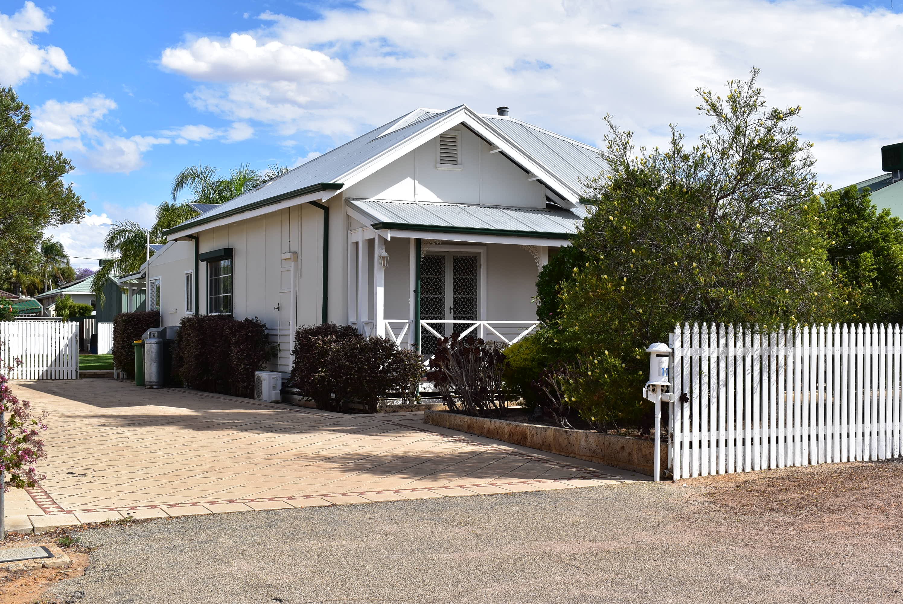 13 Craddock Rd Merredin WA 6415 House for Sold