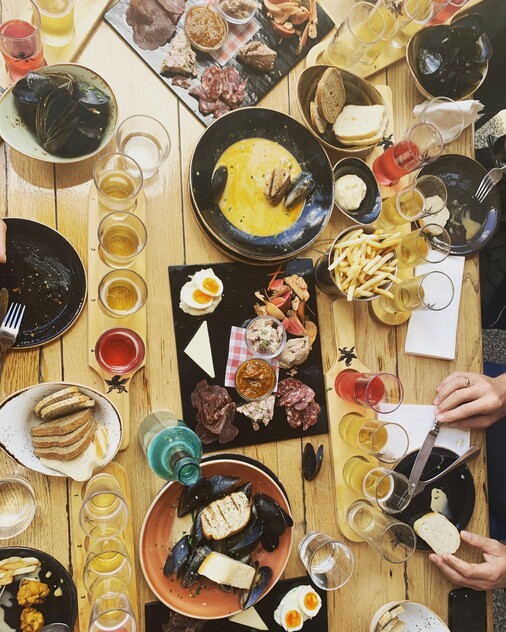 WINE, CRAFT BEER AND FOOD TOUR GUIDE BUSINESS - EASY TO RUN - BE YOUR OWN BOSS!
