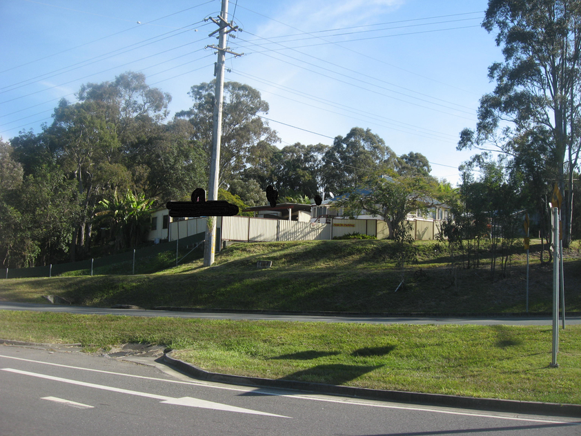 Workshop In Redland City on Prime Corner Position Available Now.
