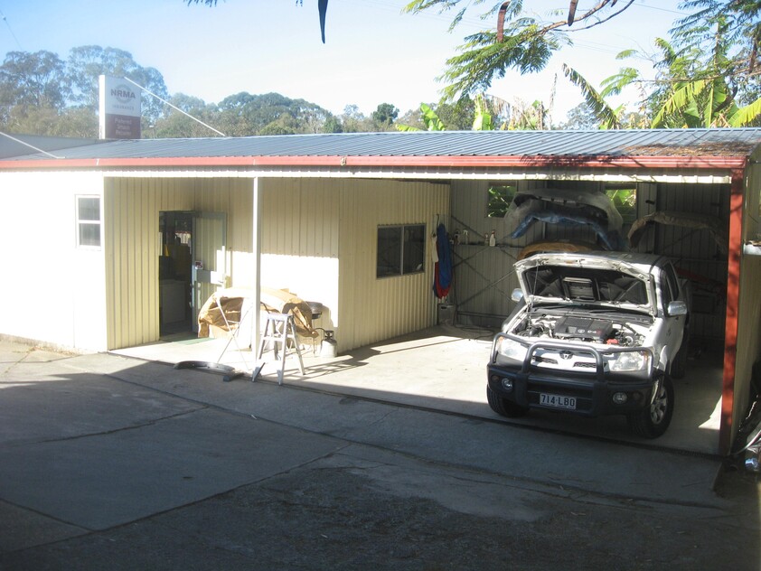Workshop In Redland City on Prime Corner Position Available Now.