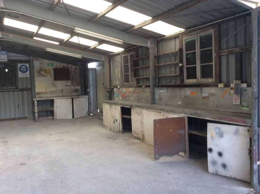 Workshop In Redland City on Prime Corner Position Available Now.