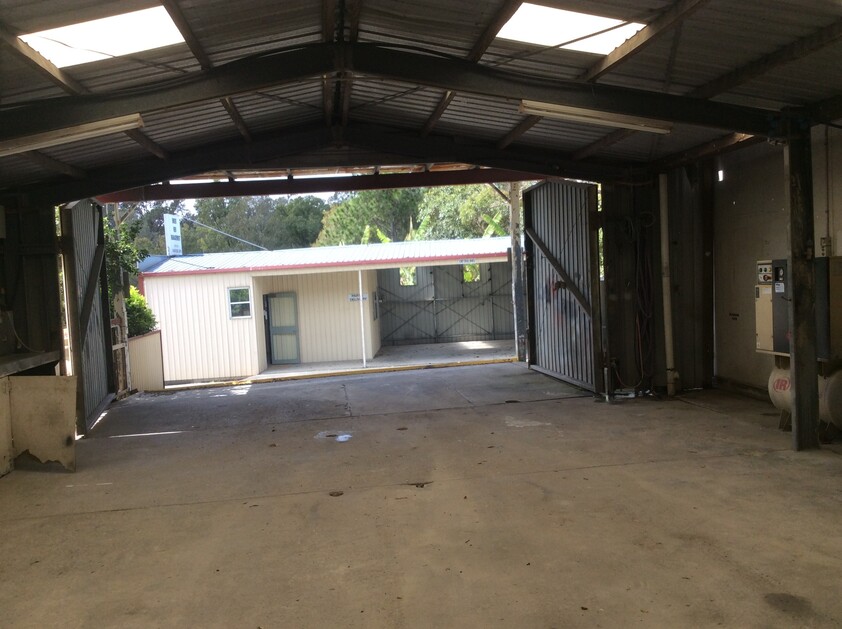 Workshop In Redland City on Prime Corner Position Available Now.