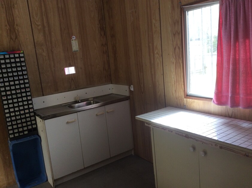 Workshop In Redland City on Prime Corner Position Available Now.