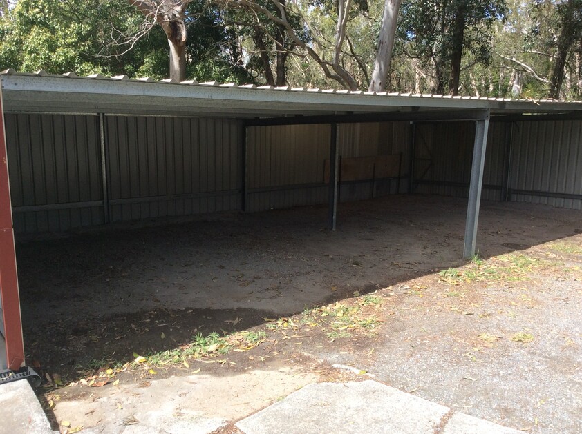 Workshop In Redland City on Prime Corner Position Available Now.