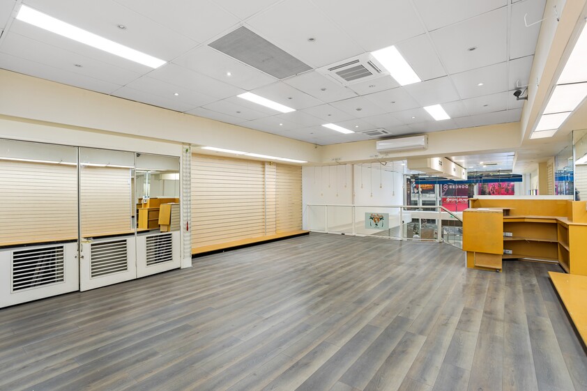 Orchid Avenue Retail Office or Medical For Lease (or For Sale) available from now