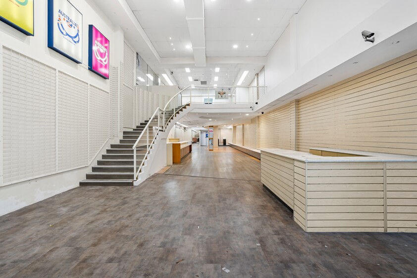 Orchid Avenue Retail Office or Medical For Lease (or For Sale) available from now