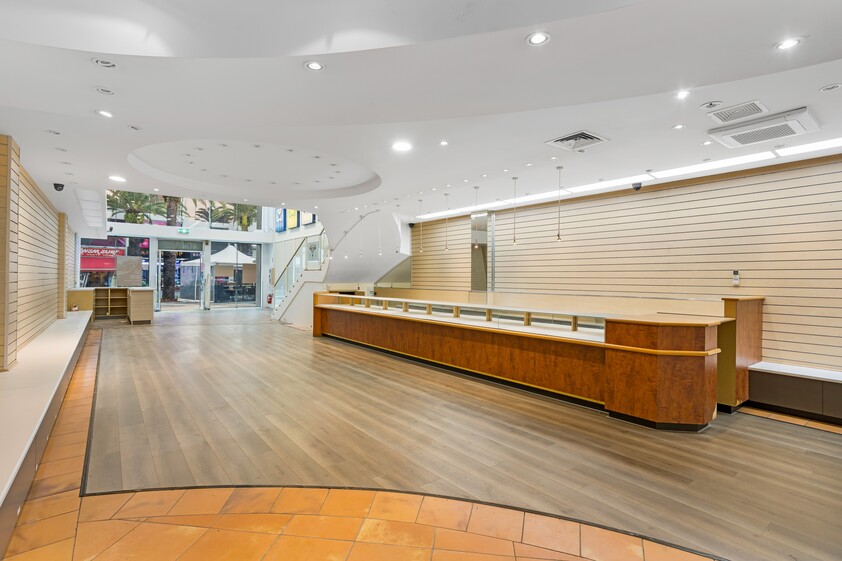 Orchid Avenue Retail Office or Medical For Lease (or For Sale) available from now