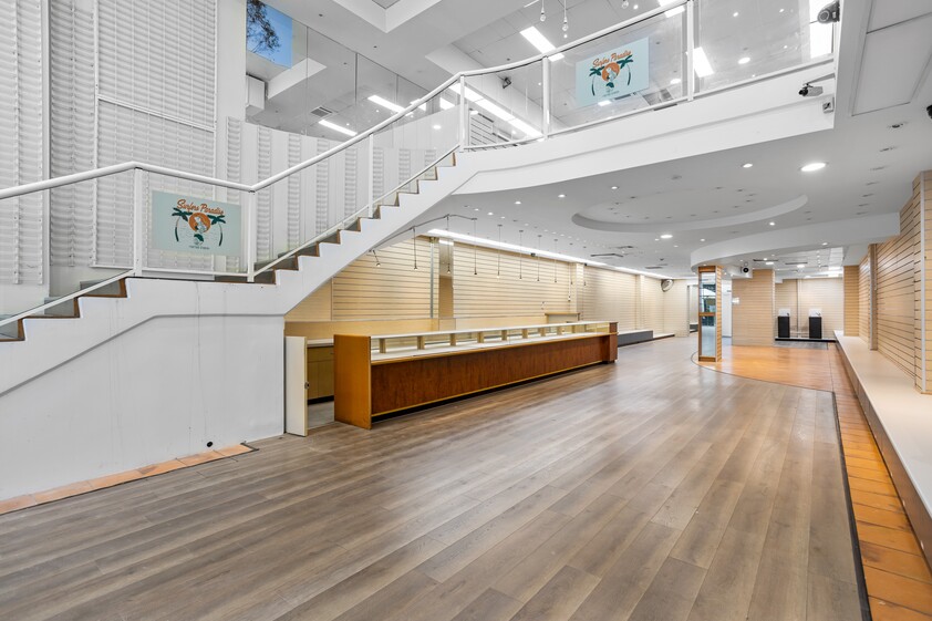 Orchid Avenue Retail Office or Medical For Lease (or For Sale) available from now