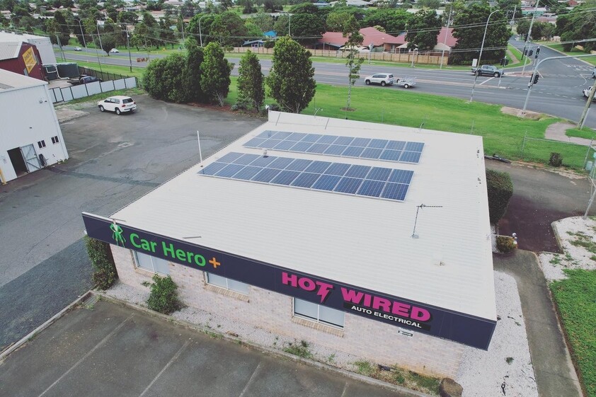 Prime Location 2500sq m Workshop/Warehouse + Office/Showroom + loads of off street parking and storage space