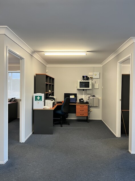 Prime Location 2500sq m Workshop/Warehouse + Office/Showroom + loads of off street parking and storage space