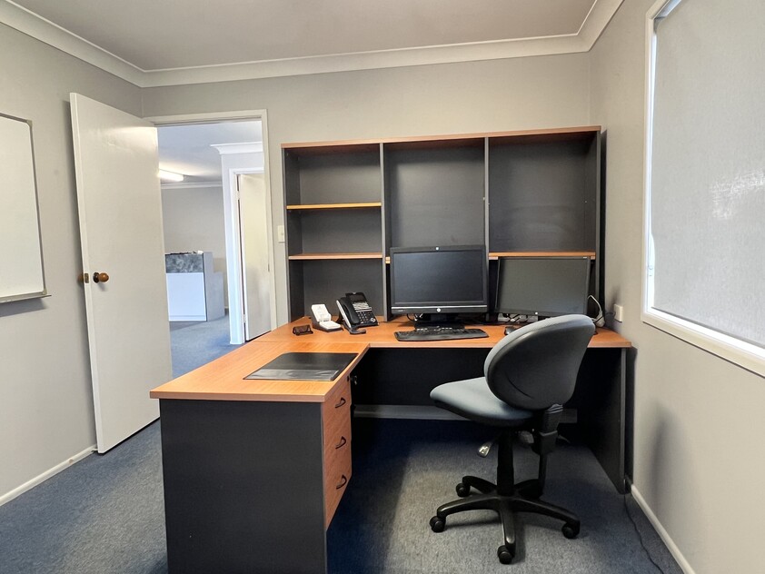 Prime Location 2500sq m Workshop/Warehouse + Office/Showroom + loads of off street parking and storage space