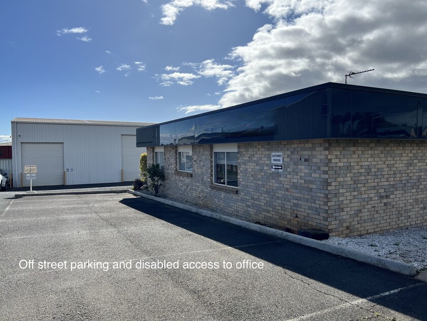 Prime Location 2500sq m Workshop/Warehouse + Office/Showroom + loads of off street parking and storage space
