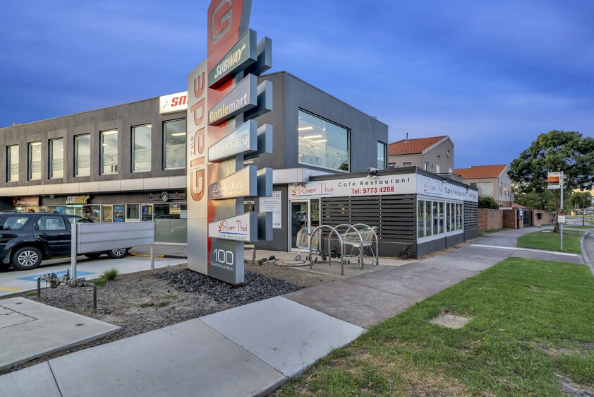 OLD TENANT GONE - COMPLETE FITOUT INCLUDED - NO SETUP COSTS!!