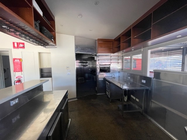 OLD TENANT GONE - COMPLETE FITOUT INCLUDED - NO SETUP COSTS!!