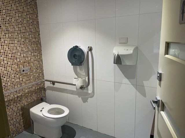 OLD TENANT GONE - COMPLETE FITOUT INCLUDED - NO SETUP COSTS!!