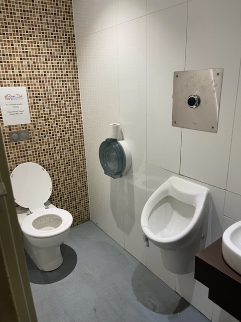OLD TENANT GONE - COMPLETE FITOUT INCLUDED - NO SETUP COSTS!!