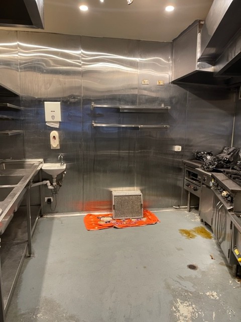 OLD TENANT GONE - COMPLETE FITOUT INCLUDED - NO SETUP COSTS!!