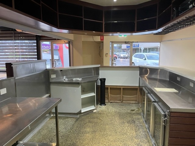 OLD TENANT GONE - COMPLETE FITOUT INCLUDED - NO SETUP COSTS!!
