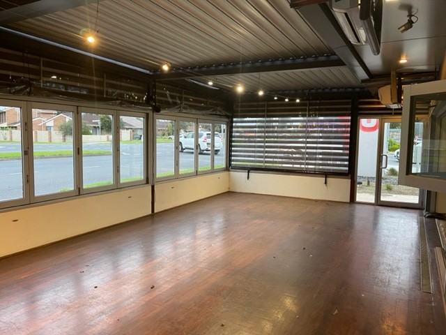 OLD TENANT GONE - COMPLETE FITOUT INCLUDED - NO SETUP COSTS!!