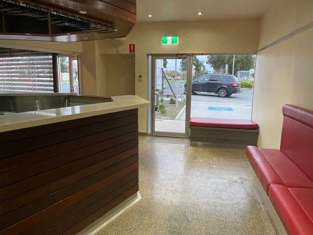 OLD TENANT GONE - COMPLETE FITOUT INCLUDED - NO SETUP COSTS!!