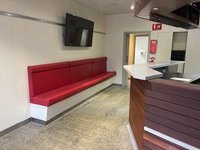 OLD TENANT GONE - COMPLETE FITOUT INCLUDED - NO SETUP COSTS!!