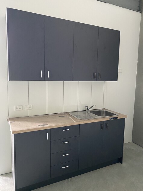 2 brand new units remain. Superb location. Get in quick! Just 5 mins from the CBD.