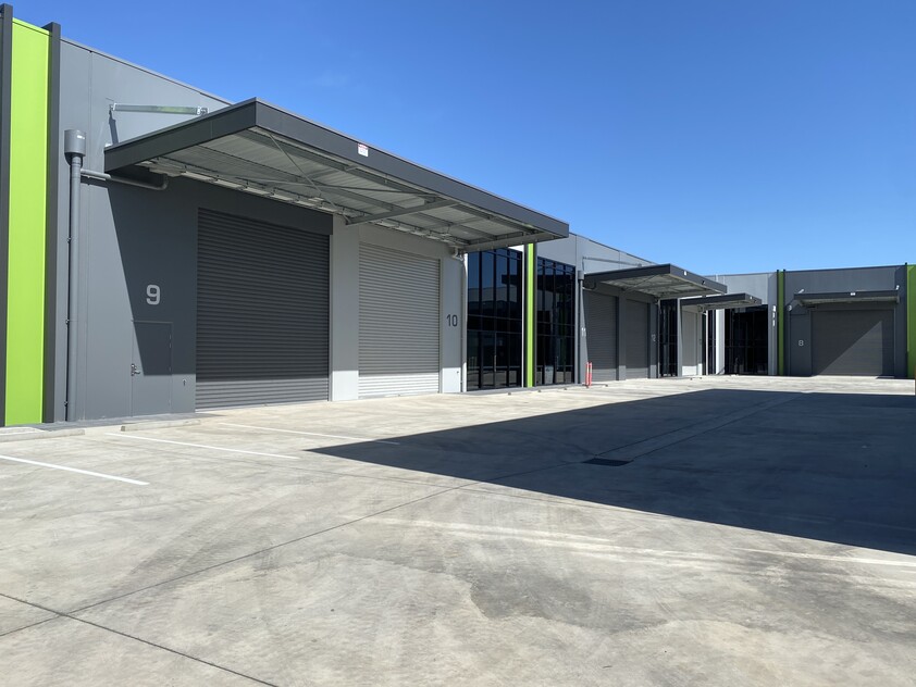 2 brand new units remain. Superb location. Get in quick! Just 5 mins from the CBD.