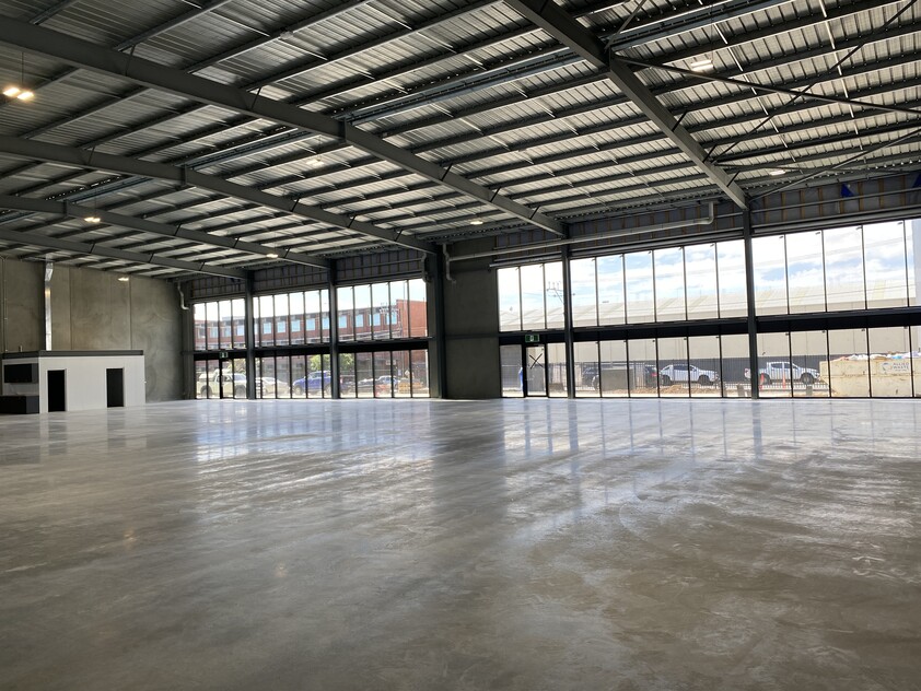 2 brand new units remain. Superb location. Get in quick! Just 5 mins from the CBD.