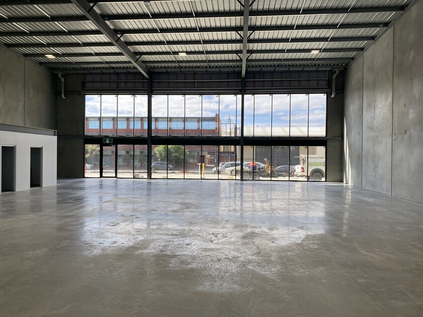 2 brand new units remain. Superb location. Get in quick! Just 5 mins from the CBD.