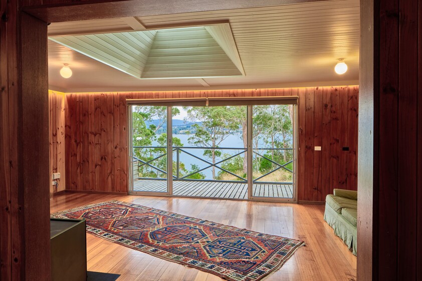 Deep Bay TAS House for Rent