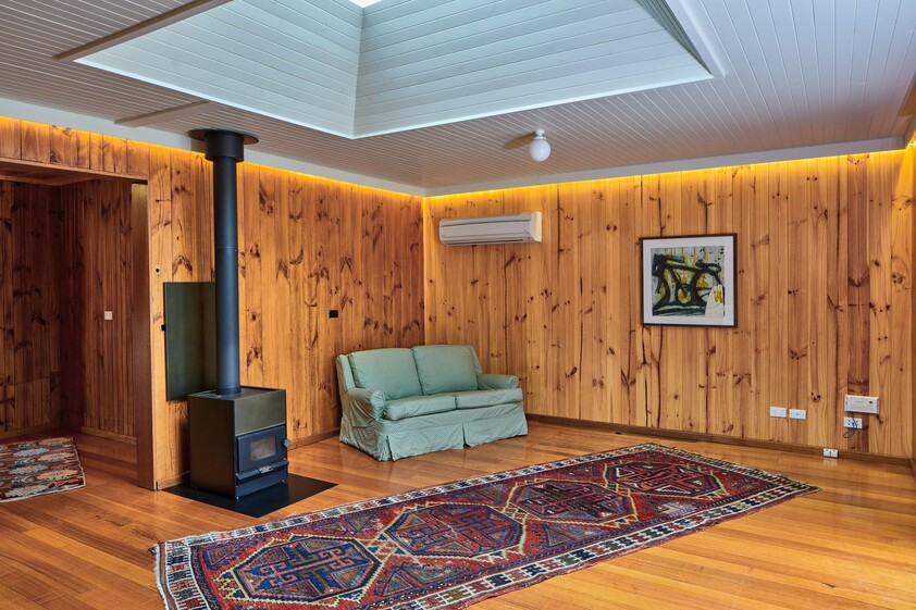 Deep Bay TAS House for Rent