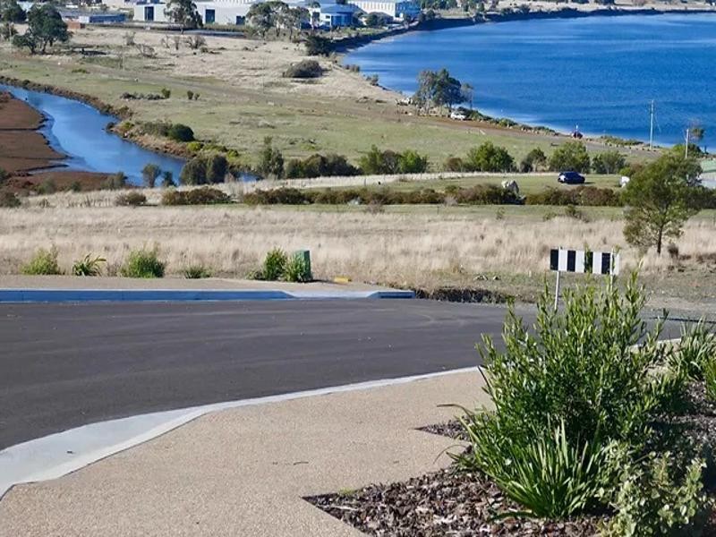 EXTRA LARGE VACANT BLOCK OF 919SQM - WATER VIEWS ACROSS RALPHS BAY