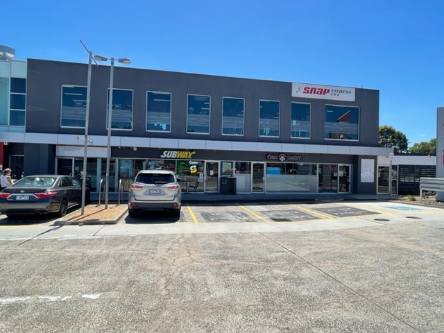 HAIRDRESSER/BARBER WANTED OR REFIT FOR FOOD/RETAIL/COMMERCIAL 1